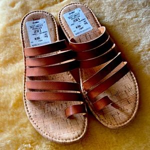 Leather flat sandals